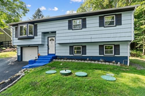 186 Tomahawk Trl, Sparta, NJ, 07871-2822 | Card Image