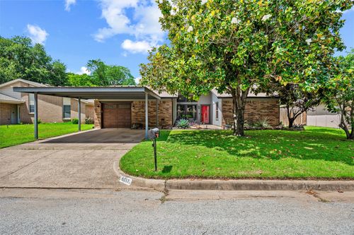 5017 Village Ct, Haltom City, TX, 76117-5562 | Card Image