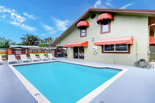 1020 13th Ter, Hollywood, FL, 33019-3114 | Card Image