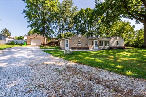 2730 Chelsea Dr, Akron, OH, 44312-3956 | Card Image