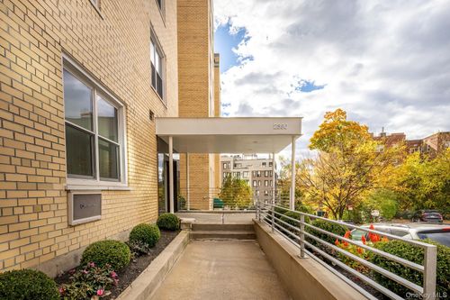 apt-5j-2390 Palisade Ave, Bronx, NY, 10463-6250 | Card Image