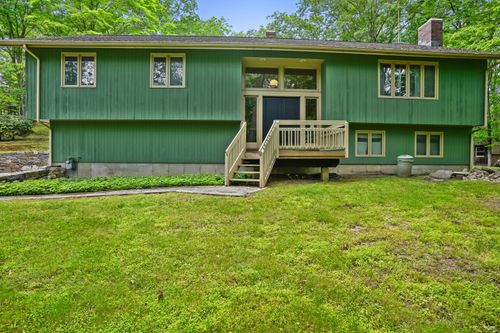 30 Bartling Dr, Easton, CT, 06612-2035 | Card Image