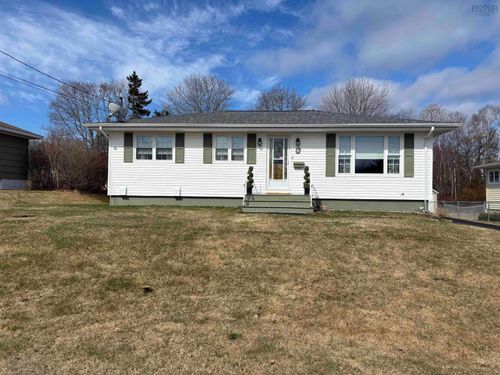 9 Hare Ave, North Sydney, NS, B2A2A9 | Card Image