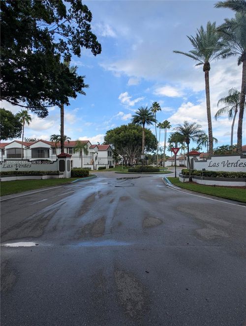 apt-102-15830 Sw 3rd Ct, Pembroke Pines, FL, 33027-1125 | Card Image