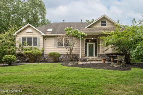 11 Ruffin Ct, Tinton Falls, NJ, 07724-9738 | Card Image
