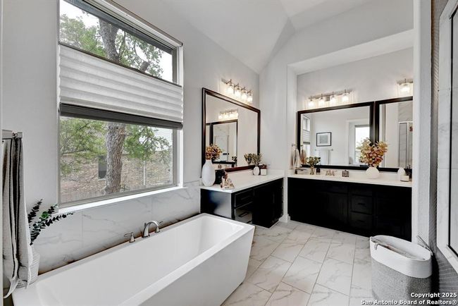 422 Quiet Oak Rd, House other with 4 bedrooms, 5 bathrooms and null parking in San Marcos TX | Image 21