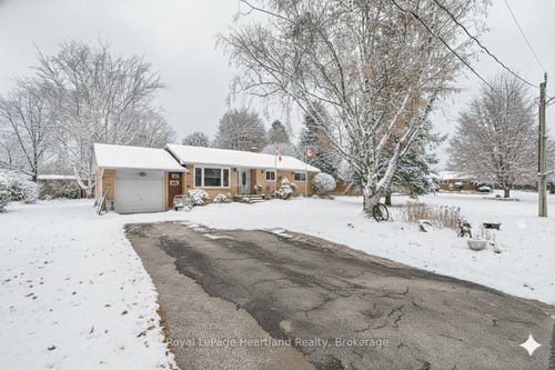 292 Wellington St, Huron, ON, N0M1H0 | Card Image