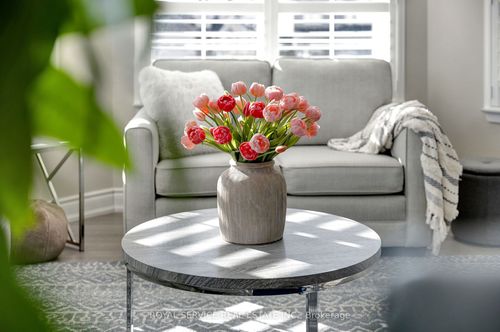 210-21 Brookhouse Dr, Newcastle, ON, L1B0V4 | Card Image