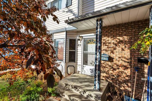 83 Elwell Close, Red Deer, AB, T4R2E1 | Card Image