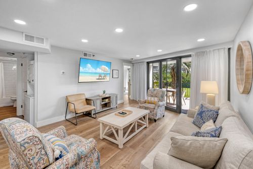 4017-4017 Beachside One Dr, Miramar Beach, FL, 32550-4274 | Card Image