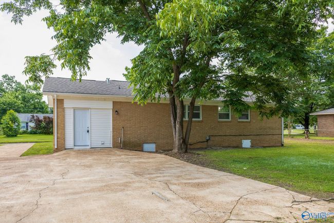 3906 Broadmor Rd Nw, House other with 4 bedrooms, 2 bathrooms and null parking in Huntsville AL | Image 7