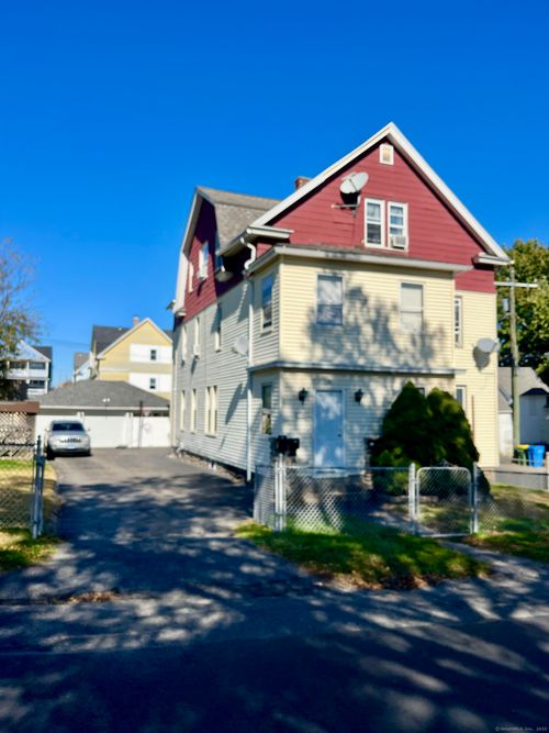 70 Vail St, Waterbury, CT, 06708-3737 | Card Image