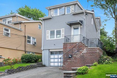 420 7th St, Fairview, NJ, 07022-1120 | Card Image