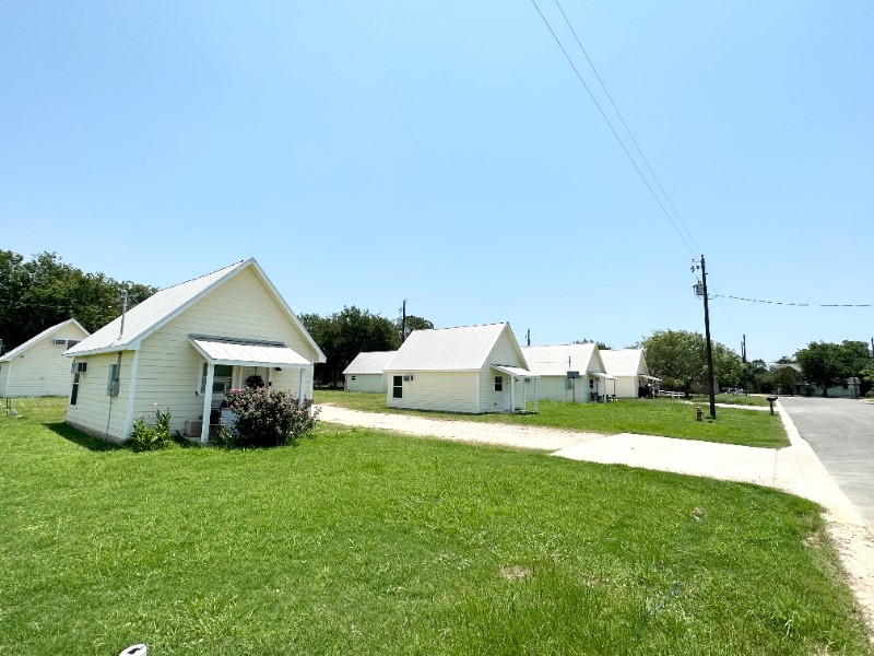 Residential Lease in Stockdale 3