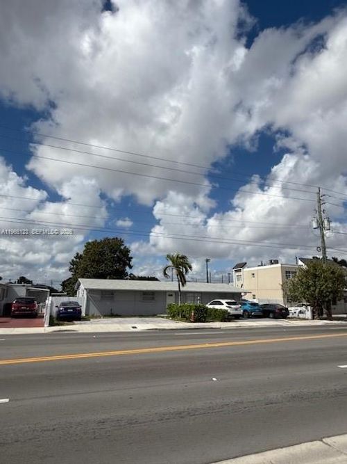 2650 W 8th Ave, Hialeah, FL, 33010-1202 | Card Image