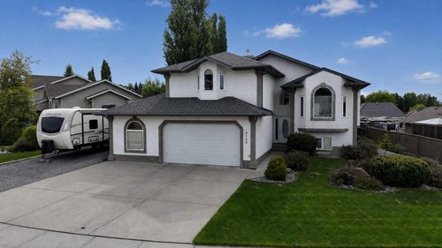 6123 11 Ave, Edson, AB, T7E1Y8 | Card Image