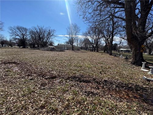 604,608 W Pine Street, Weir, KS, 66781 | Card Image