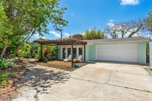 207 Pine Tree Dr, Indialantic, FL, 32903-2637 | Card Image