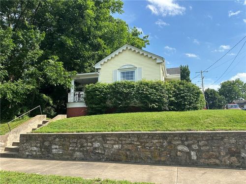 1501 Franklin Ave, Lexington, MO, 64067-1467 | Card Image