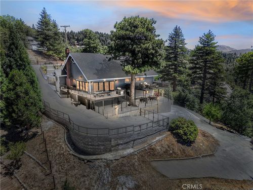 30461 Live Oak Dr, Running Springs, CA, 92382 | Card Image