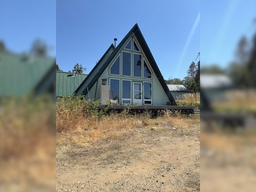 2556 Burr Valley Rd, Bridgeville, CA, 95526-9606 | Card Image