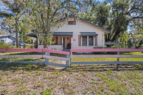 210 S Center St, Perry, FL, 32347-3302 | Card Image