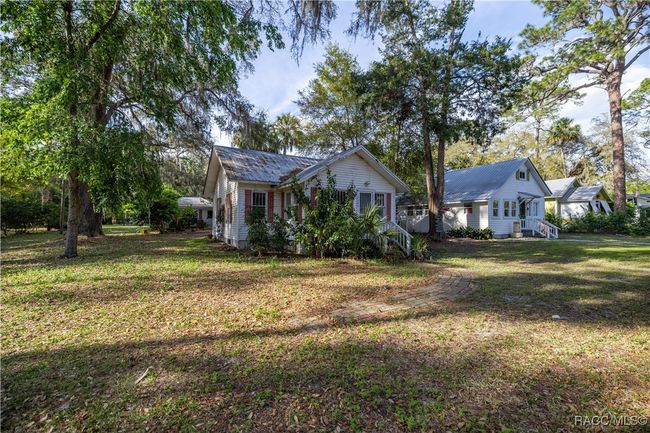 6206 Riverside Dr, House other with 1 bedrooms, 2 bathrooms and 1 parking in Yankeetown FL | Image 4