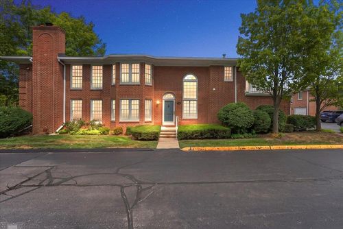 141 Windwood Pointe Road, St Clair Shores, MI, 48080 | Card Image