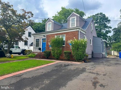 121 E Olive St, WESTVILLE, NJ, 08093-1423 | Card Image