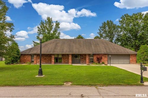 1605 S Eugene Ln, Marion, IL, 62959-1562 | Card Image