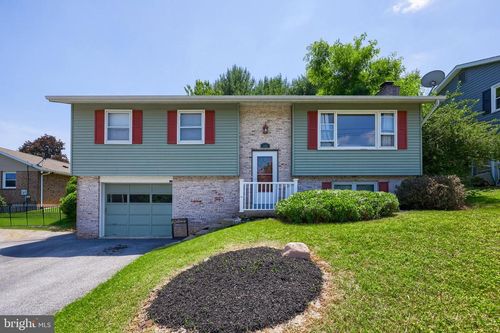 308 Lake St, EPHRATA, PA, 17522-2455 | Card Image