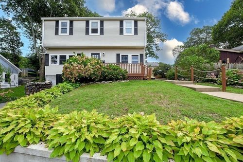 8 Van Bummel Rd, Bourne, MA, 02532-2945 | Card Image
