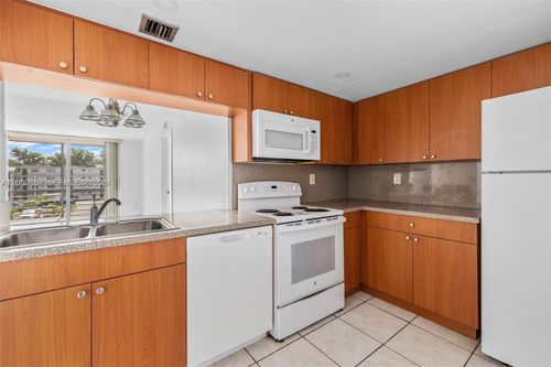 a-305-14185 Sw 87th St, Miami, FL, 33183-4081 | Card Image