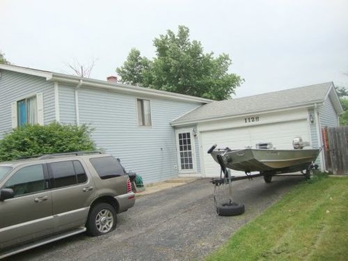 1128 Hunter St, Lombard, IL, 60148-4822 | Card Image