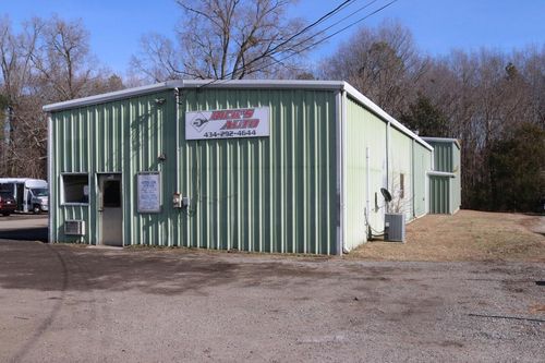 1007 S Main St, Blackstone, VA, 23824-2611 | Card Image