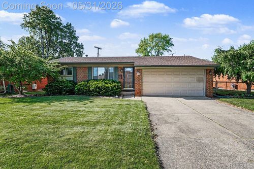 39227 Farmhill Dr, Sterling Heights, MI, 48313-5058 | Card Image