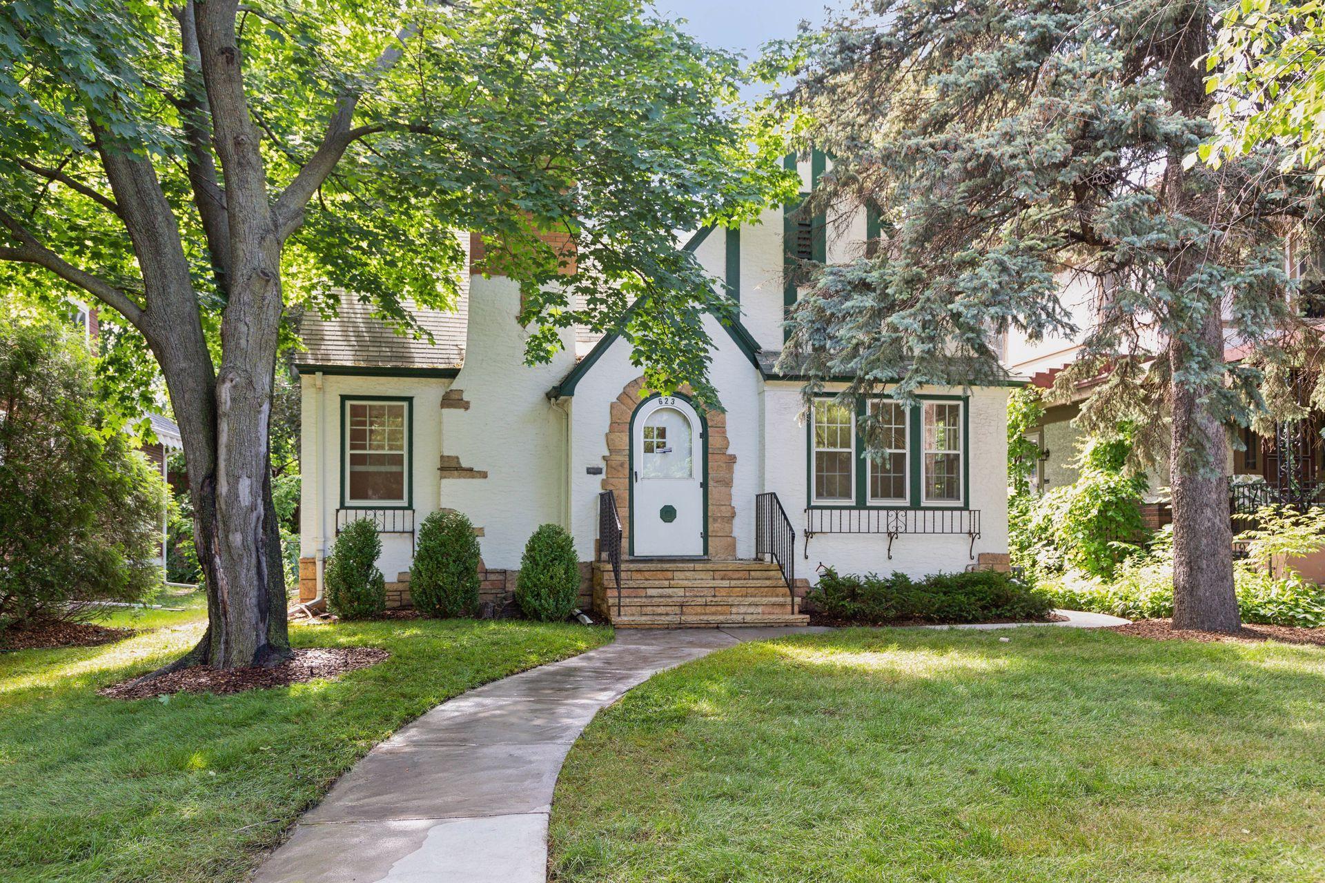 Lexington Pkwy, Saint Paul, MN 55104