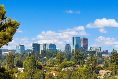 unit-305-7549 Se 29th St, Mercer Island, WA, 98040-6307 | Card Image