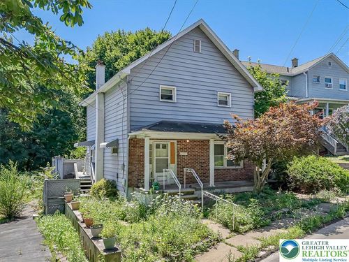 137 W Parker St, Scranton, PA, 18508-2002 | Card Image