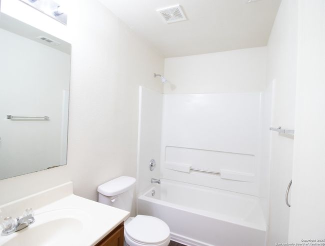 124 Pointe Loop, House other with 3 bedrooms, 2 bathrooms and null parking in Cibolo TX | Image 13