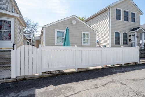 64d-64D Edgewater Park, Bronx, NY, 10465-3512 | Card Image