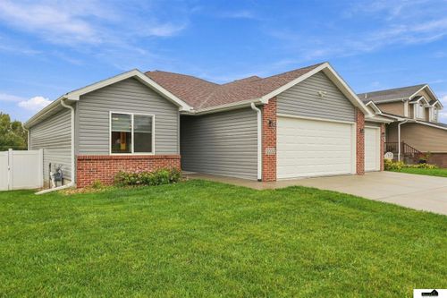 9009 Blacksmith Road, Lincoln, NE, 68507 | Card Image