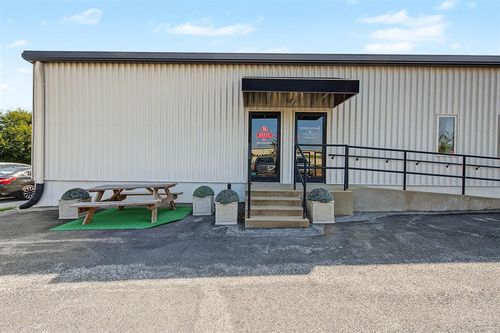 979 Lovers Ln, Bowling Green, KY, 42103-7148 | Card Image