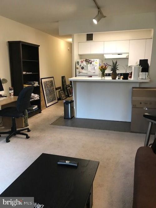 apt-6j-1420 Locust St, PHILADELPHIA, PA, 19102-4205 | Card Image