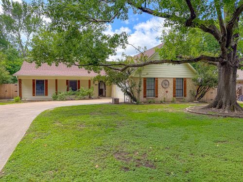 525 Oxford St, Corsicana, TX, 75110-2082 | Card Image