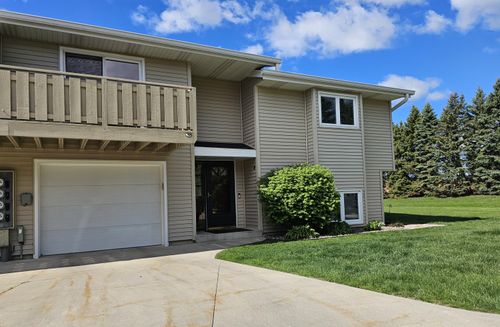 6440 S Crabapple Ct, Oak Creek, WI, 53154-1085 | Card Image