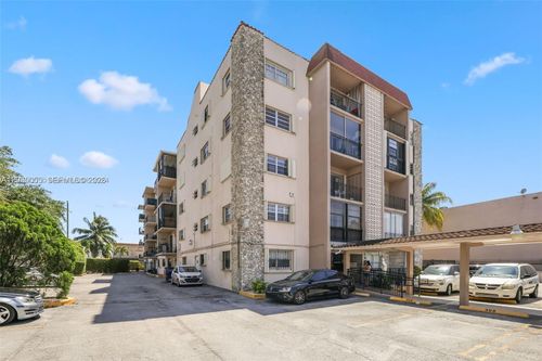 302-3640 Nw 9th St, Miami, FL, 33125-3868 | Card Image