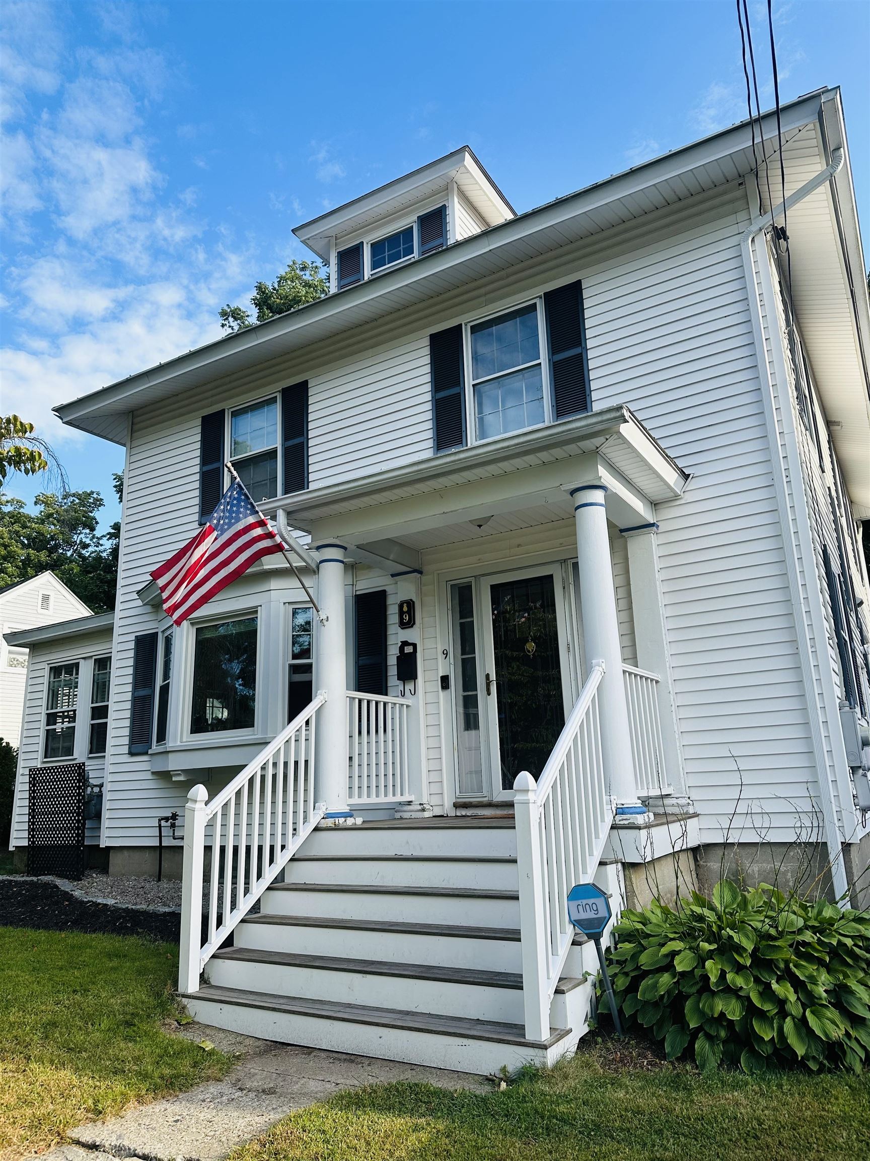 Ayer St, Nashua, NH 03064