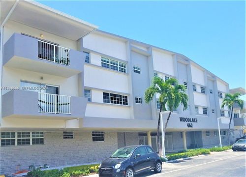 203-462 Golden Isles Dr, Hallandale Beach, FL, 33009 | Card Image