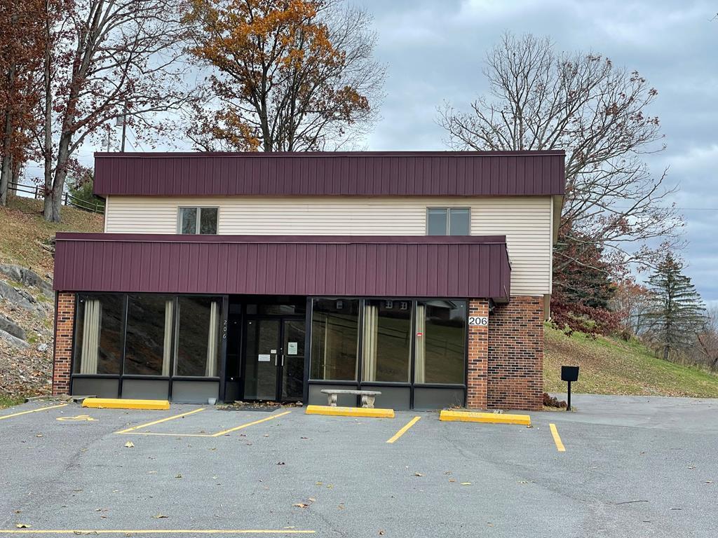 206 Matney Rd, Cedar Bluff, VA 24609